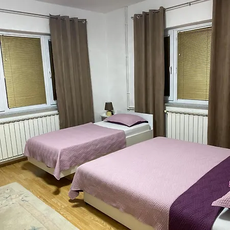 White House 9 شقة بيهاتش