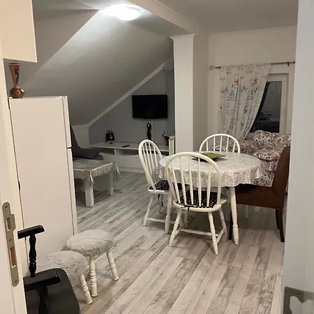 White House 9 * بيهاتش